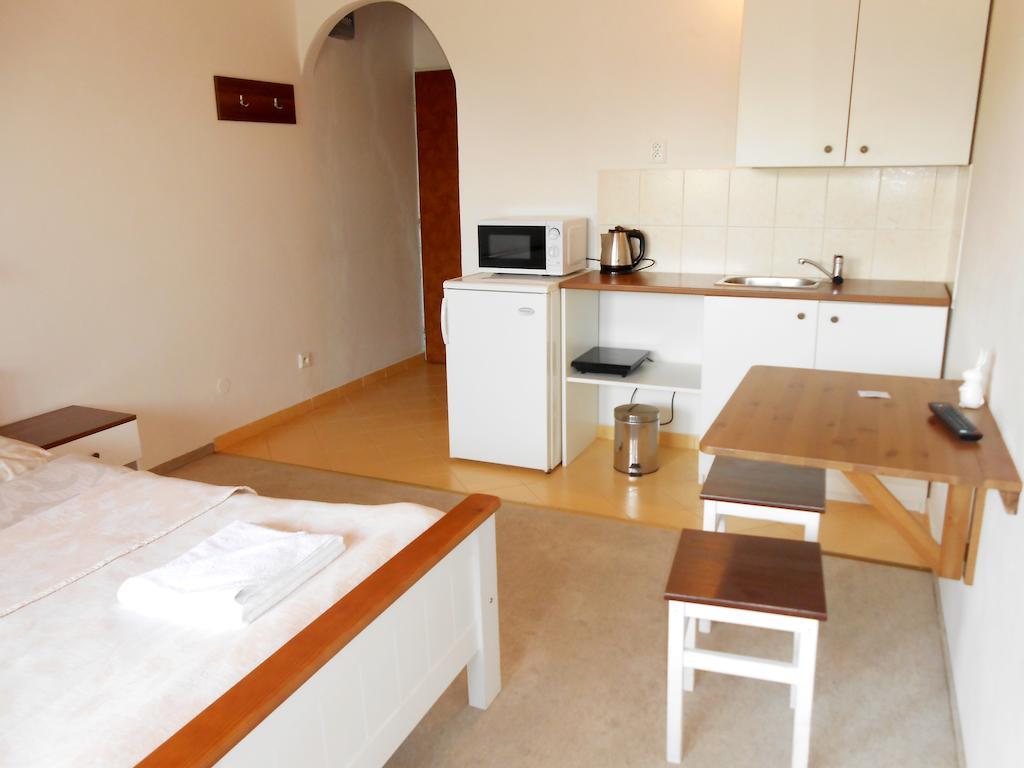 White Rabbit Hall Hotel Podebrady Bilik gambar