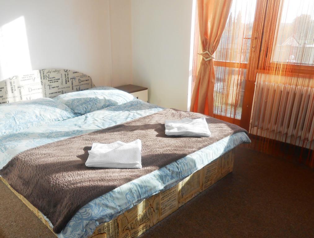 White Rabbit Hall Hotel Podebrady Bilik gambar